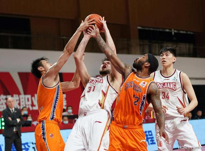 攻端敢于出 攻端敢于出