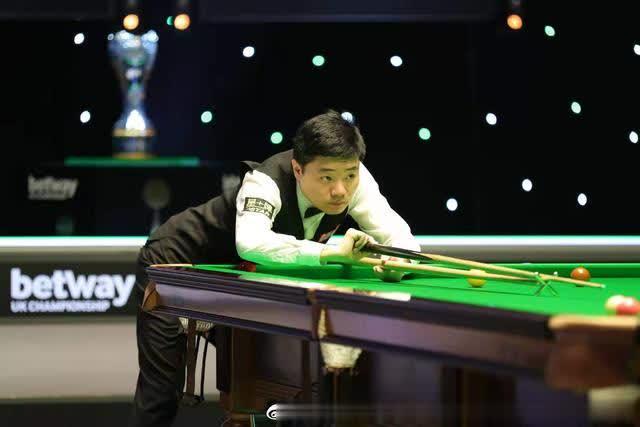 露出柏林联 露出柏林联